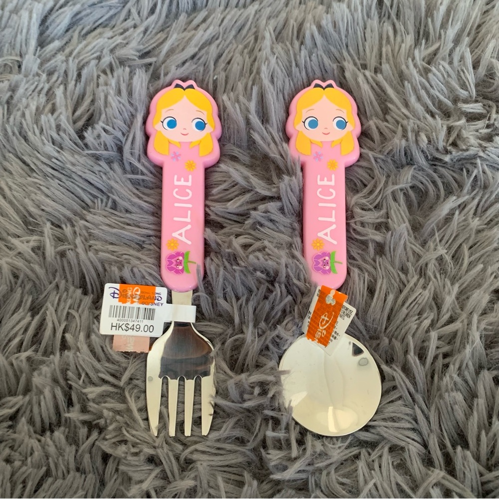 BNWT Disneyland Hong Kong Alice in Wonderland spoon and fork cutlery set